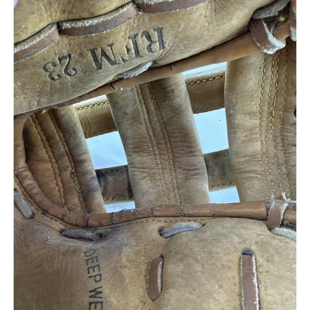 Vintage Rawlings RFM 23 Deep Well Pocket First‎ Base Mitt